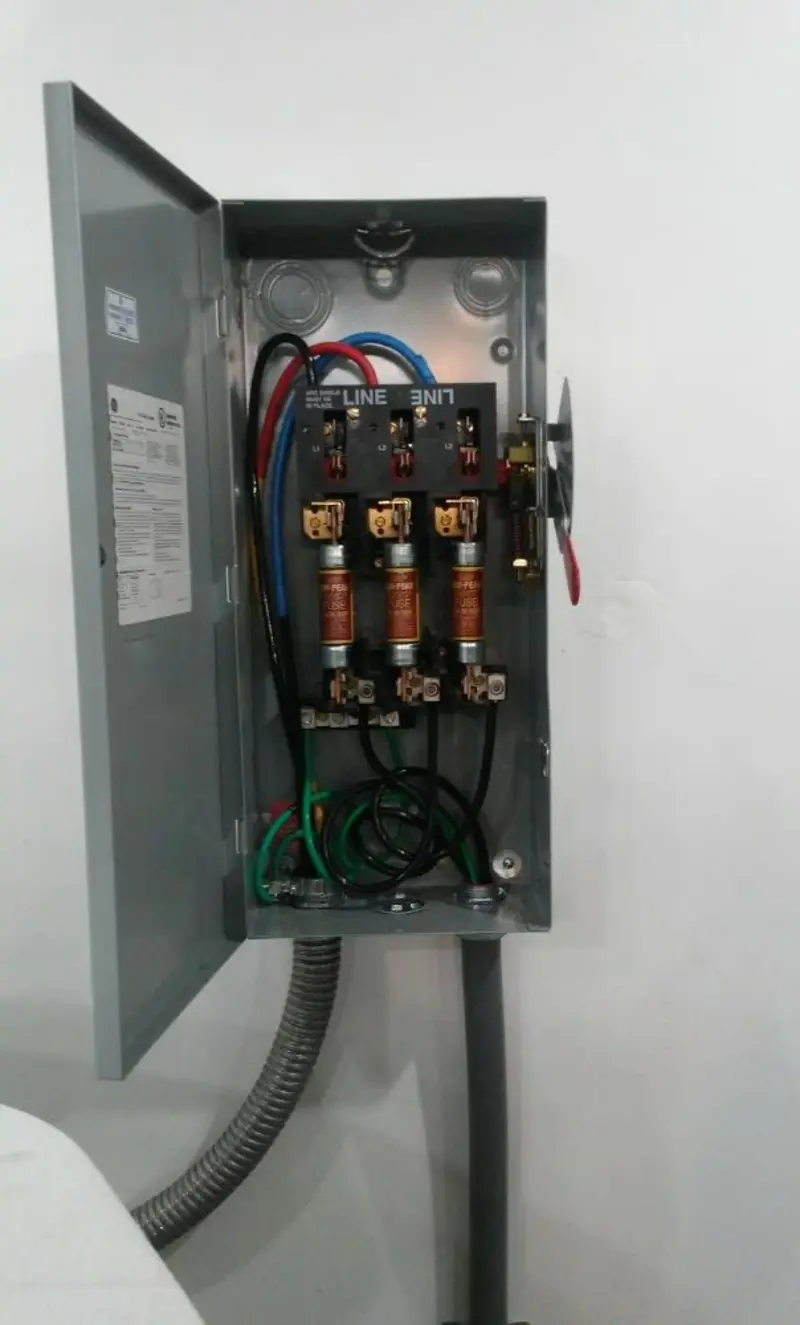 Three-phase disconnect switch installed for Smoke Detector Installation in Pontoon Beach